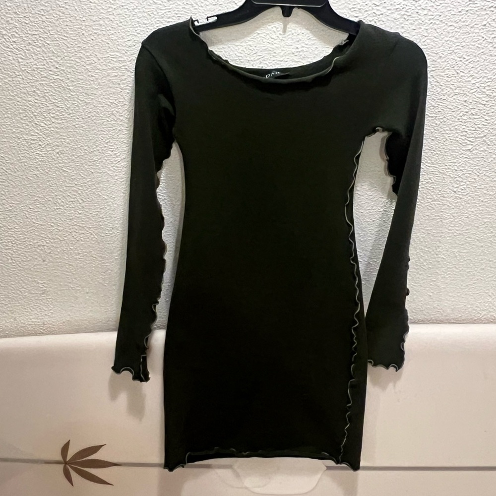 Indah Dress - Picture 6 of 6